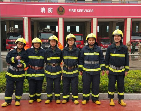 徐敬華：龍巖分公司參加當?shù)匚⑿拖勒緲I(yè)務技能比武競賽獲佳績4[2].jpg