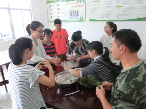 陳志雄：永安分公司團(tuán)委開展“慶端午、齊包粽”主題活動2.jpg