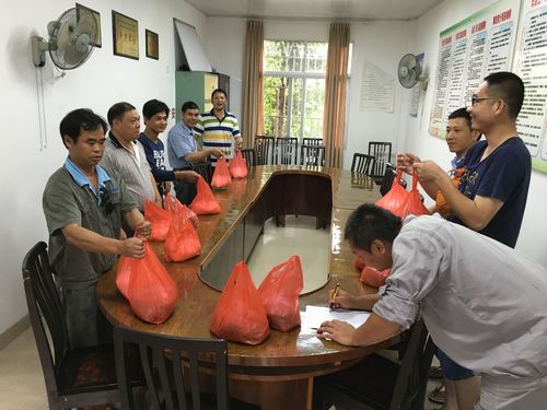 張思承：高溫慰問物資發放.jpg