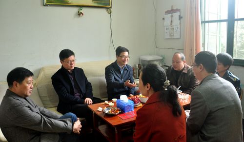 陳宏金：陳斌副總一行到永春分公司慰問困難職工。.jpg