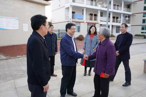 王俊欽：慰問現場_調整大小.jpg