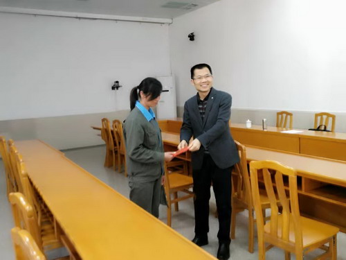 葉彤：慰問照片_調整大小.jpg