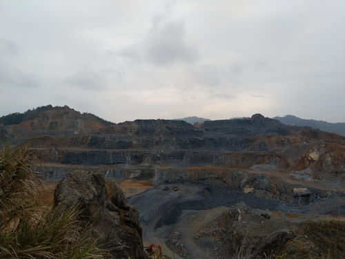 陳赫-富興建設永安項目部順利完成復工復產后的首次大規模爆破任務1_調整大小.jpg