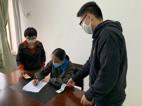 范莉：龍巖分公司女工委開展“母親健�?+1”公益募捐活動_調整大小.jpg
