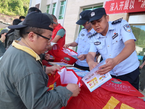 烽林鄧秋花：安全咨詢日活�?_調整大小.JPG