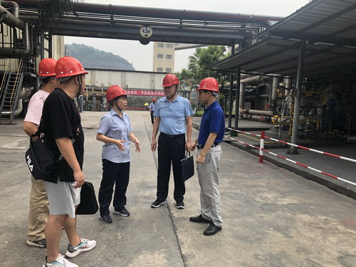 永安雙華公司許麗珠：省生態環境廳固化中心副處長何偉一行環保檢查現場_調整大小.JPG