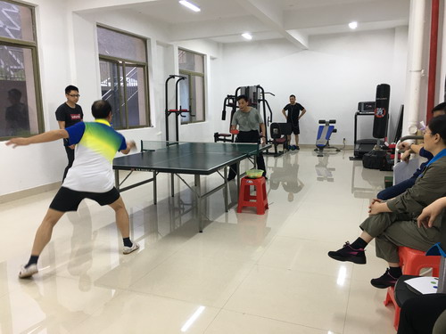 蘇艷麗：龍巖分公司舉行兵乓球�?_調整大小.jpg