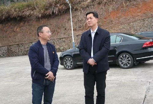 烽林莊忠旭：縣委書記調研~1.jpg