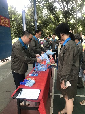 民化建設(shè)、閩能銷售聯(lián)合開展“安全月”宣傳咨詢活�?~1.jpg