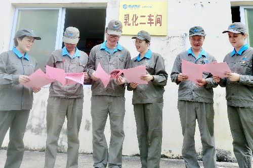 吳瑤：機關(guān)黨員干部深入生產(chǎn)基層一線開展“我為群眾辦實事，送新安法進基層”普法活動~1.jpg