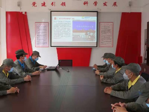 林峰：龍巖分公司《安全生產(chǎn)法》培訓走進“車間、班組”一�?1)~1.jpg