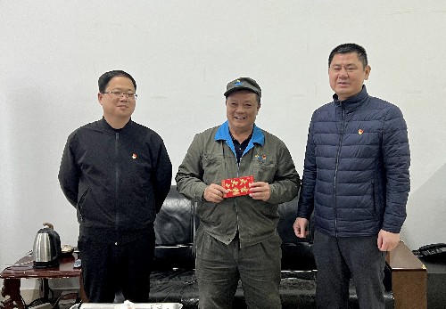 謝顏果：海科公司副總經理祁忠清走訪慰問龍巖分公司困難黨員~1.jpg
