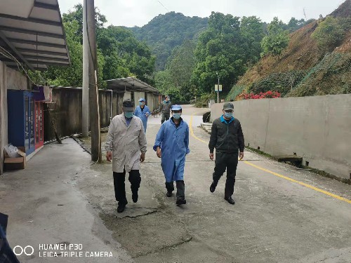民化建設+楊紅�?龍巖市新羅區工科局檢查指導海峽科化民化建設公司安全工作~1.jpg