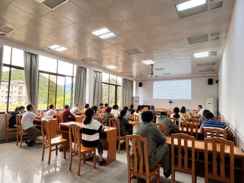 格式工廠4-21烽林黃丹芬：海峽科化烽林分公司組織召開《物資招標采購工作管理辦法》培訓會.jpg