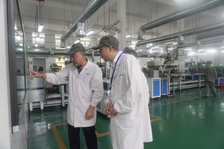 格式工廠孫巧芬：圖為張曉聰深入永春分公司生產一線調研 (2).jpg
